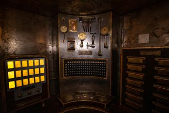  control deck | Steampunk Zeppelin escape room