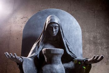 Operating fountains | The Crypt