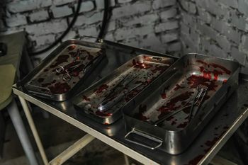 Surgical tools | Zombie Bunker